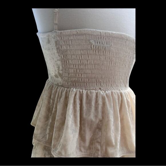 American Eagle Outfitters Women Size Medium Cream Tiered Peplum Camisole - Picture 16 of 16